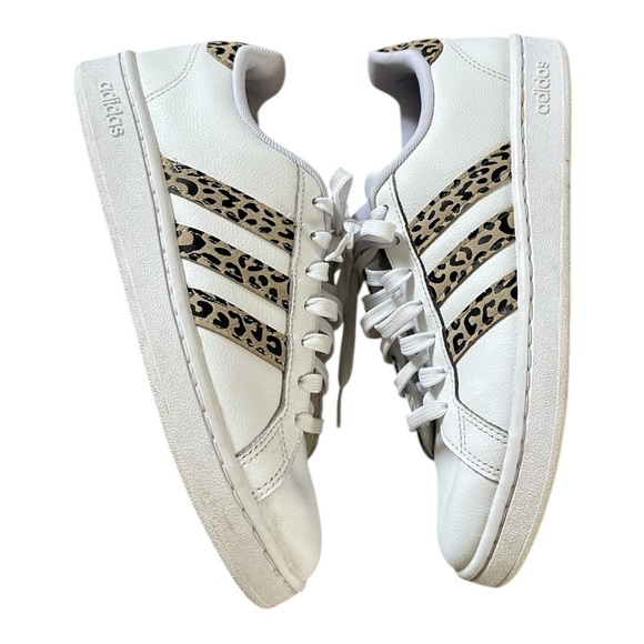 Adidas Women’s Cloudfoam Comfort Leather Sneakers White & Leopard Trim Size 8.5 - Picture 5 of 7
